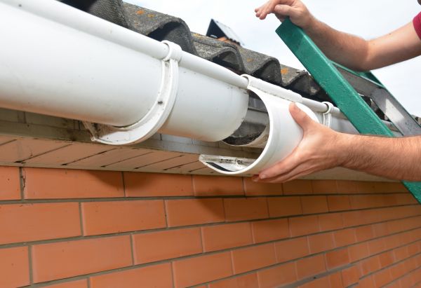 Gutter Maintenance in Arlington Heights